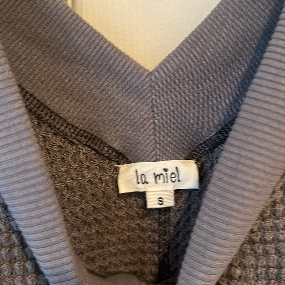 Gray V-Neck Pullover - Picture 2 of 2